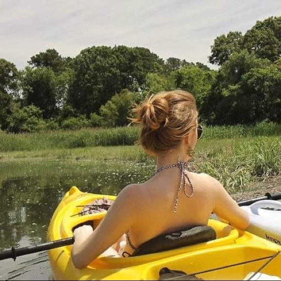 Meet your Posher, Kimberly - Picture 1 of 1